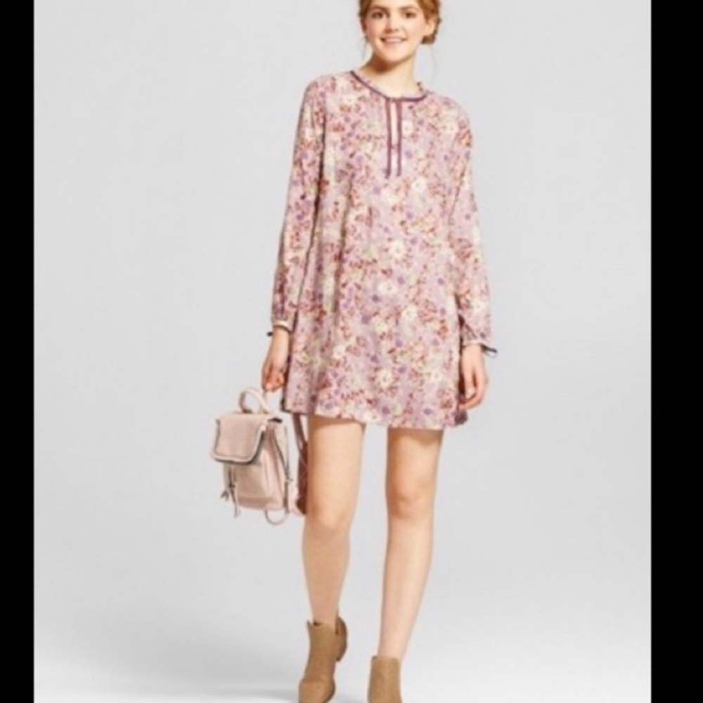 Lavender Dress w Ruffled Collar